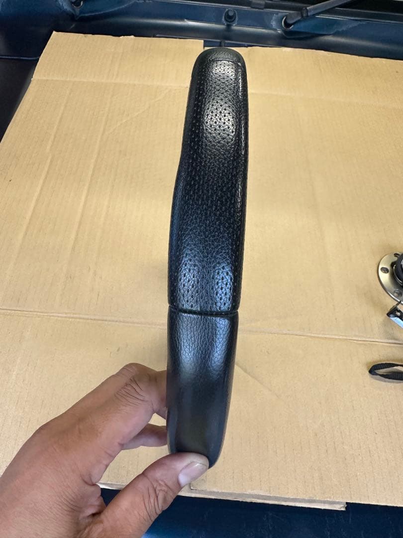 MOMO ステアリング　当時物　約32cm