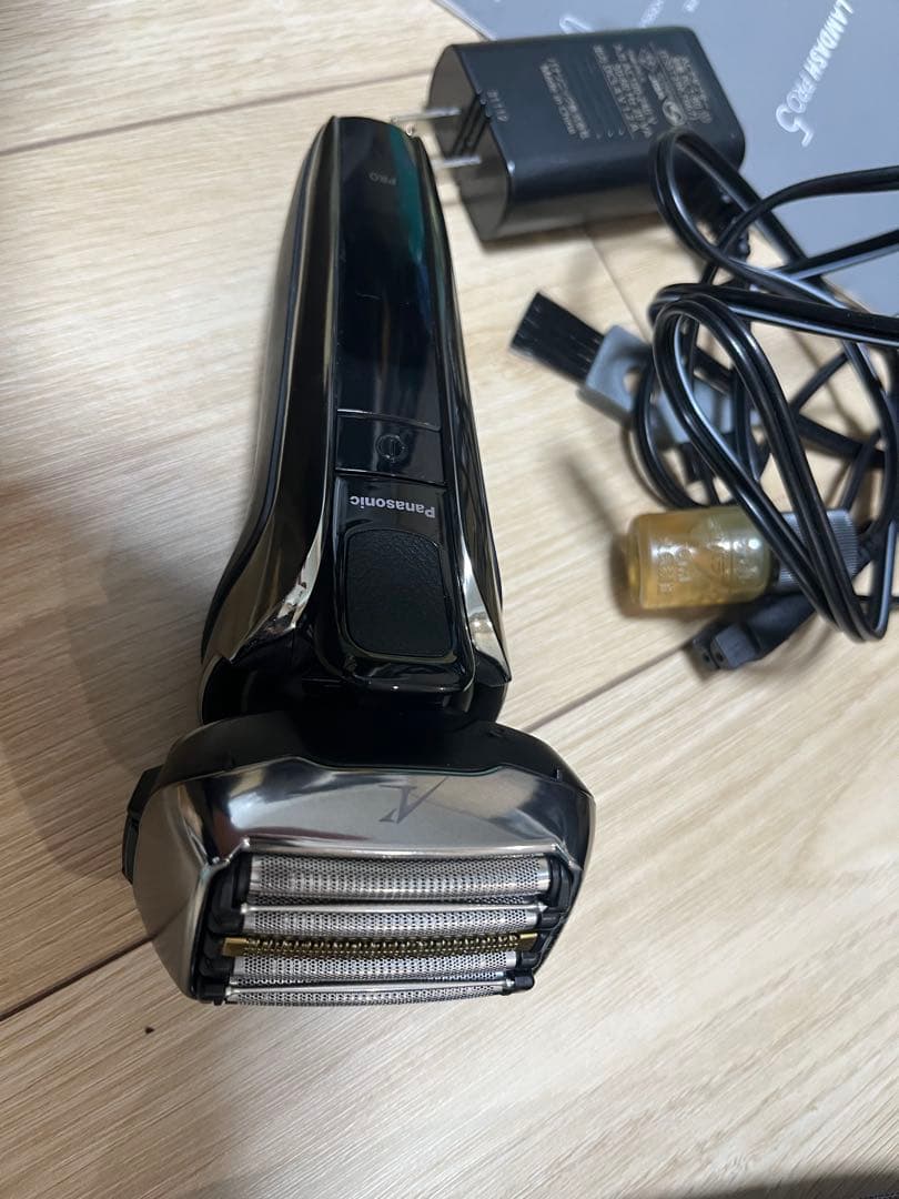 【値下げ中】Panasonic LAMDASH PRO5 ES-LV9W 5枚刃