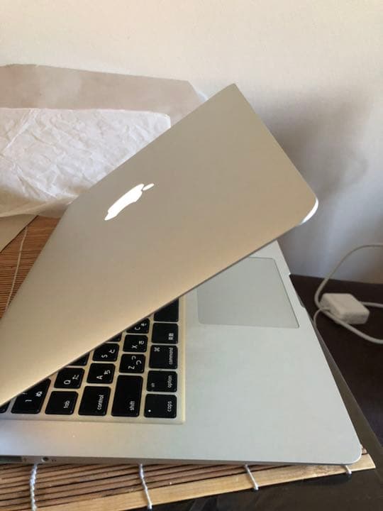 apple macbook Air 13インチ
