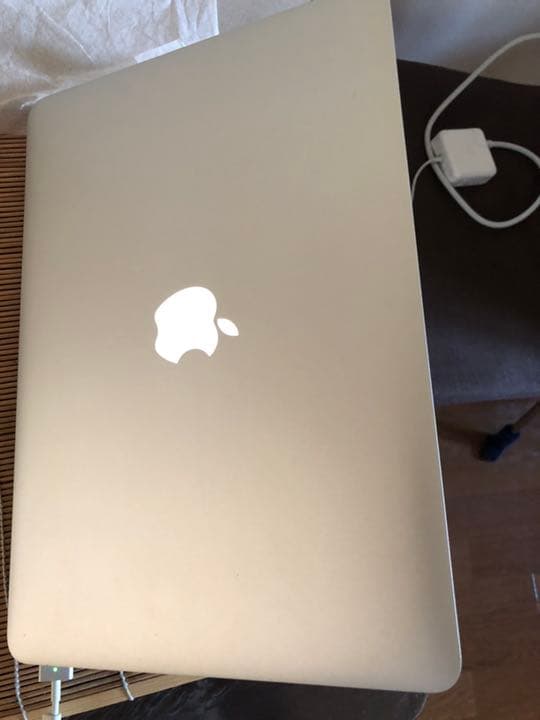 apple macbook Air 13インチ