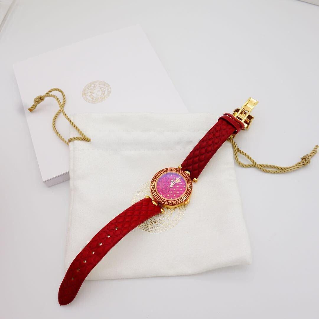ヴェルサーチ 女性用　腕時計、Microvanitas Red 箱と証明書付き