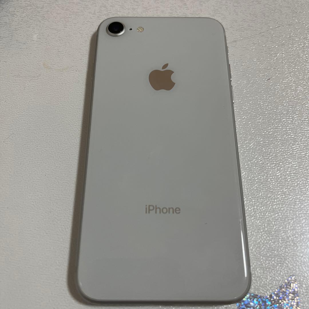 iPhone8 64GB バッテリー容量82%