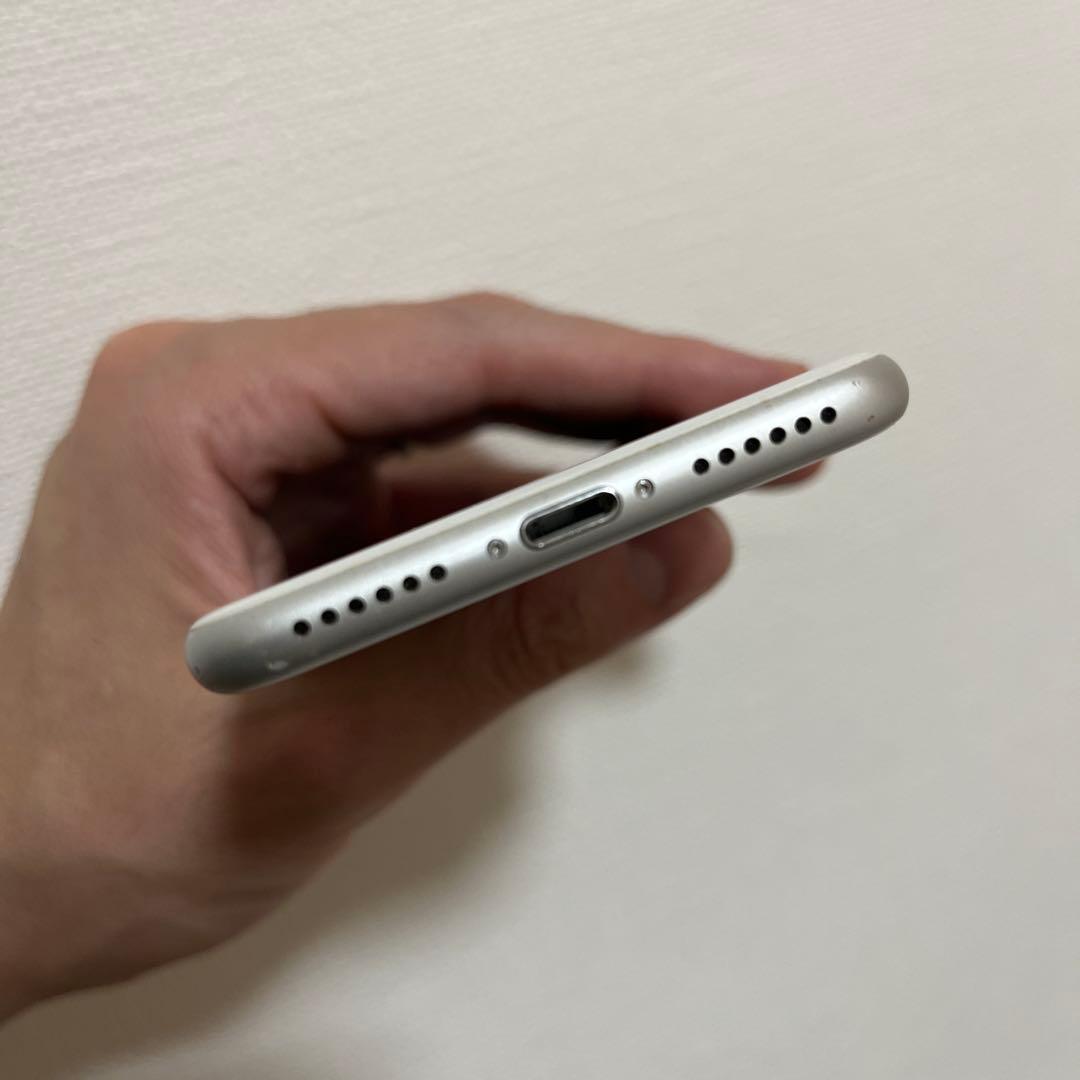 iPhone8 64GB バッテリー容量82%