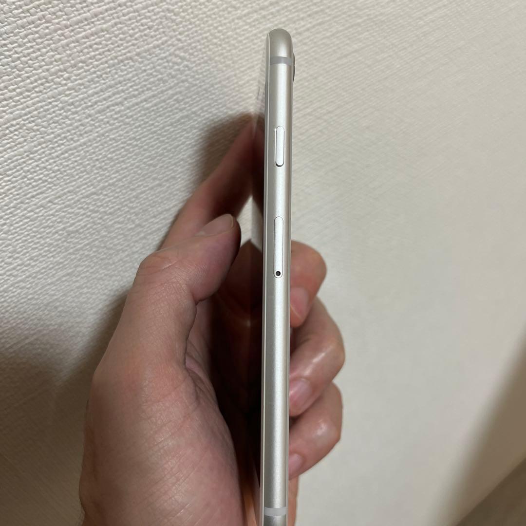 iPhone8 64GB バッテリー容量82%