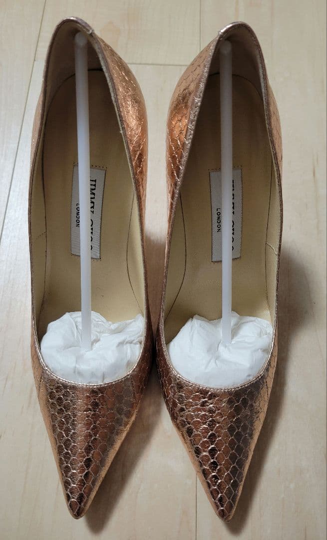 【JIMMY CHOO】ピンクゴールドのピンヒール23.5cm