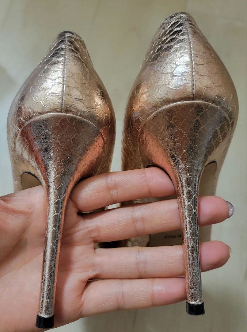 【JIMMY CHOO】ピンクゴールドのピンヒール23.5cm