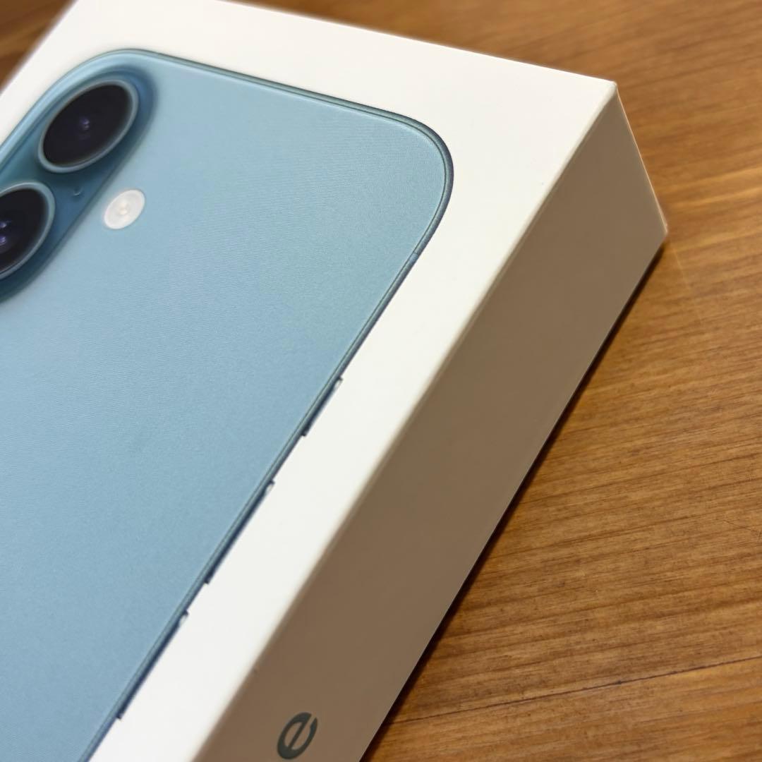 【美品】iPhone16 teal 128GB SIMフリー