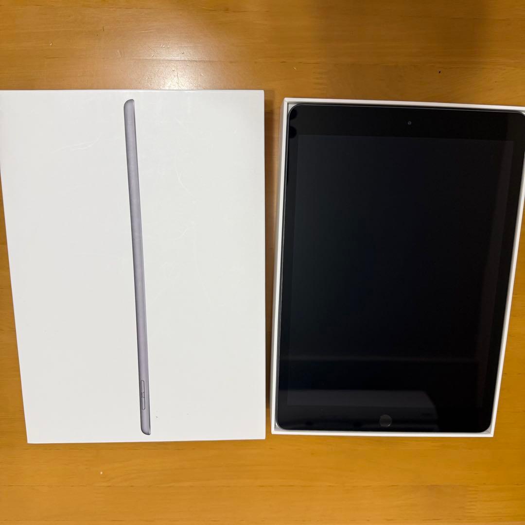 美品！Apple iPad8 第8世代 10.2インチ シルバー