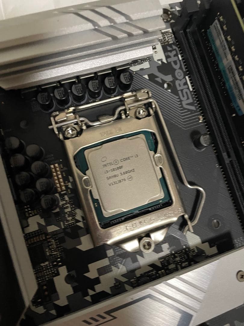 故障品 z490 steel legend i3 10100F 32GB