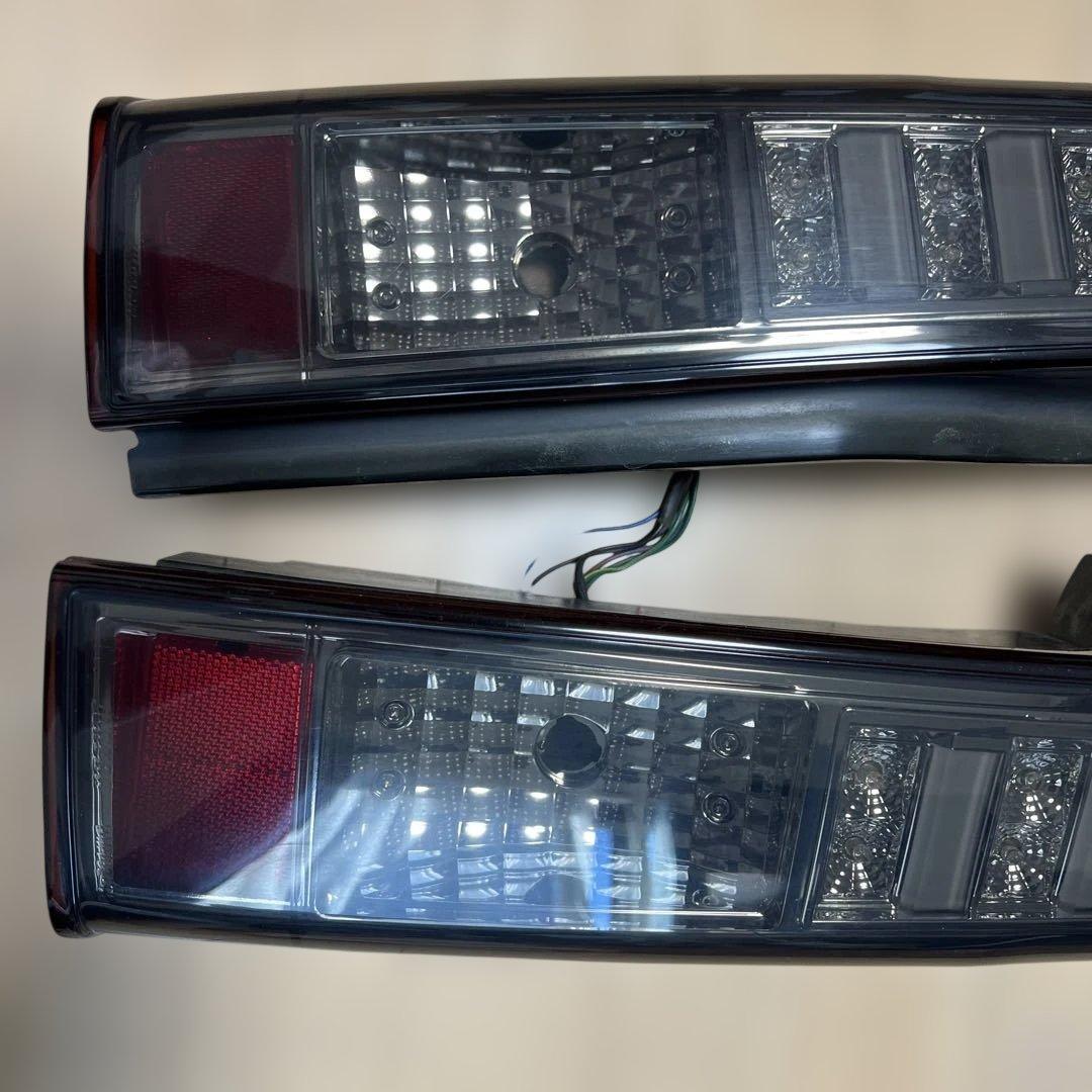 L150系 ムーヴカスタム　LEDテールランプ　スモークレッド