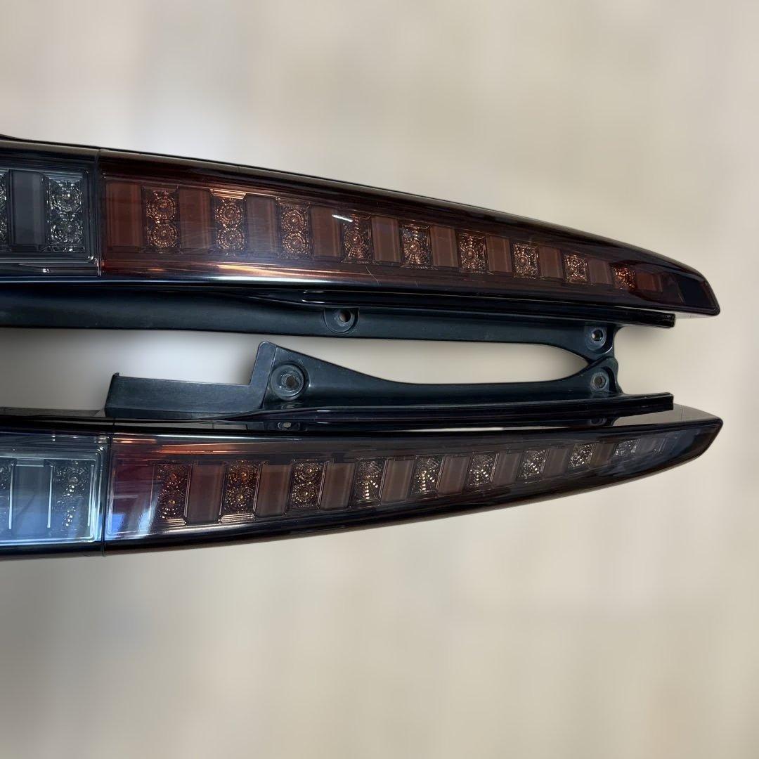 L150系 ムーヴカスタム　LEDテールランプ　スモークレッド