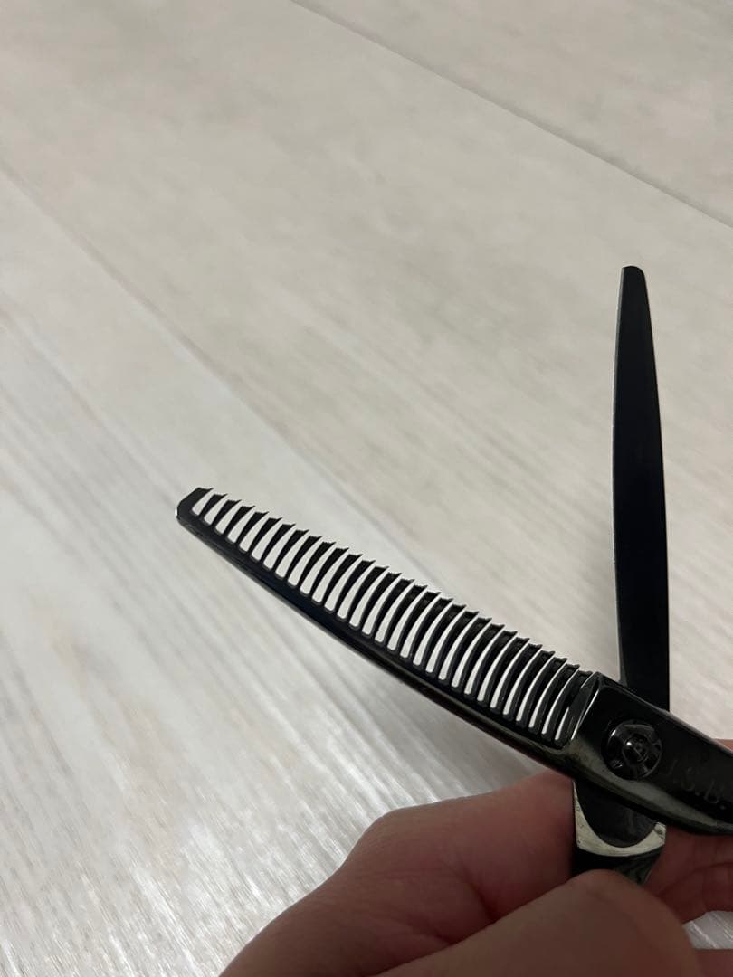 セニングシザー(すきバサミ) ギザ刃 クリーニングクロス付き