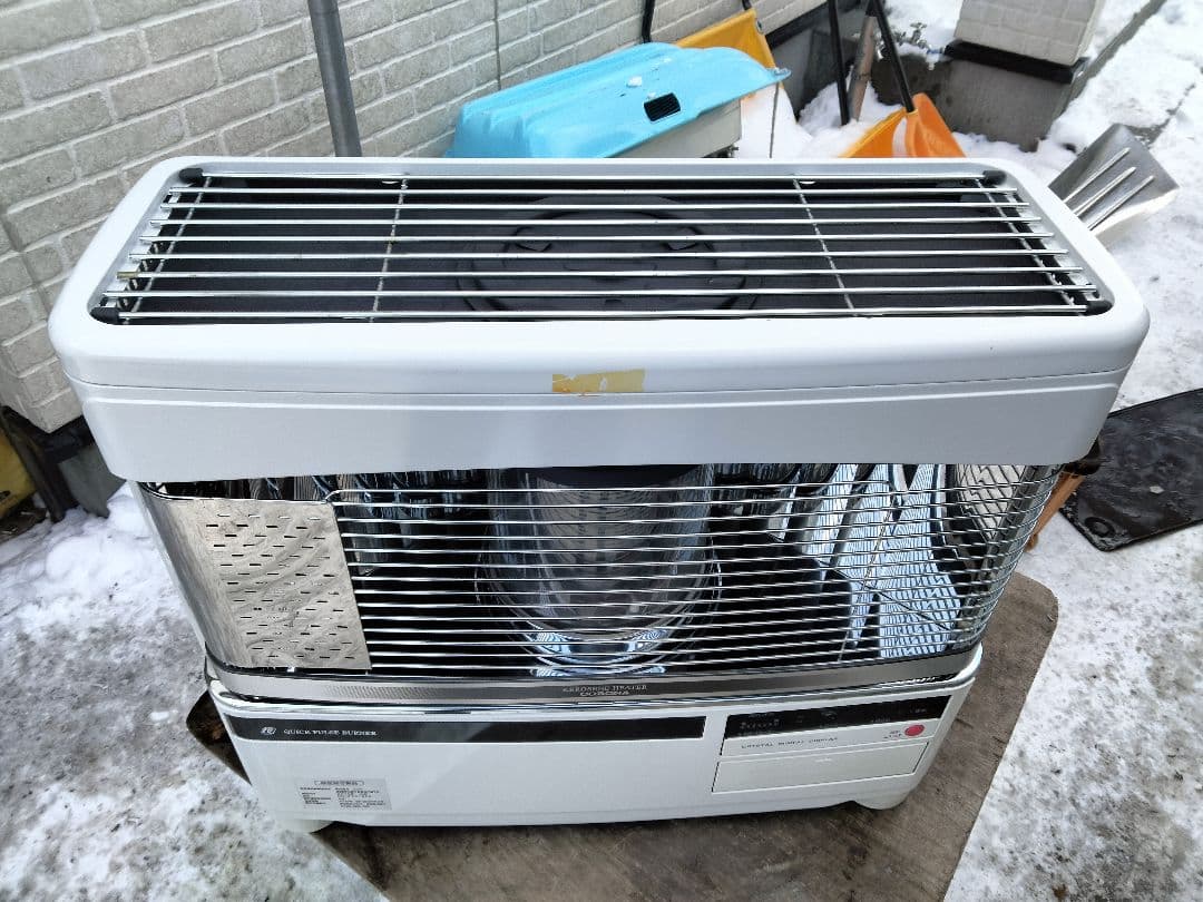 札幌発引き取り及び近郊配達限定出品コロナFF床暖対応石油ストーブ2012年式中古