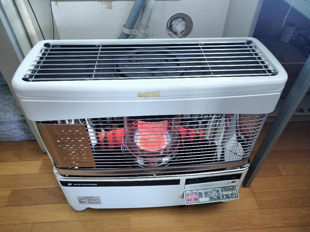 札幌発引き取り及び近郊配達限定出品コロナFF床暖対応石油ストーブ2012年式中古