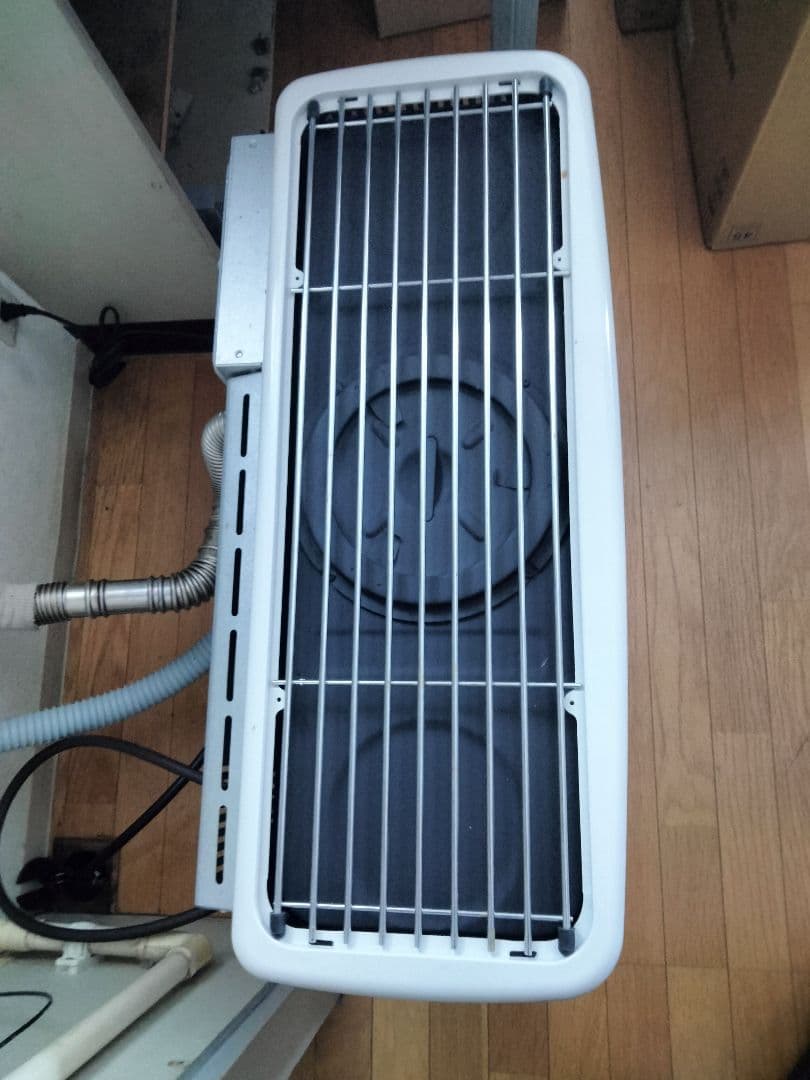 札幌発引き取り及び近郊配達限定出品コロナFF床暖対応石油ストーブ2012年式中古