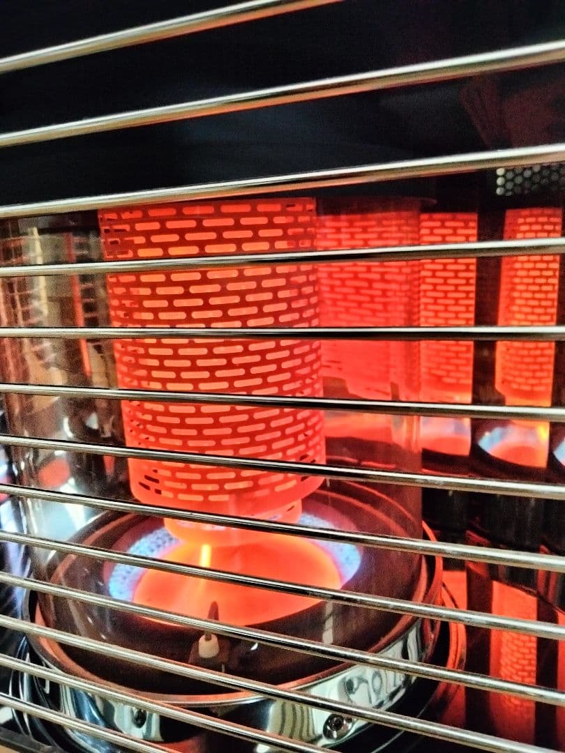 札幌発引き取り及び近郊配達限定出品コロナFF床暖対応石油ストーブ2012年式中古