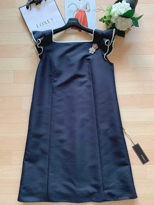 新品未使用 フォクシー 絹 ウールワンビース Rene