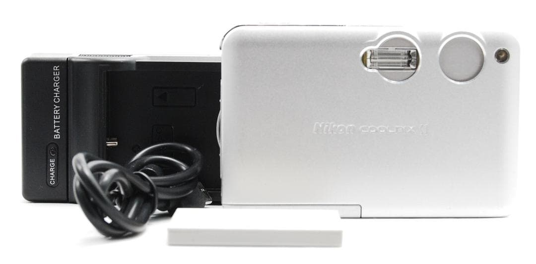 【美品/動作確認済】Nikon CoolPix S1シルバー バッテリー充電器付