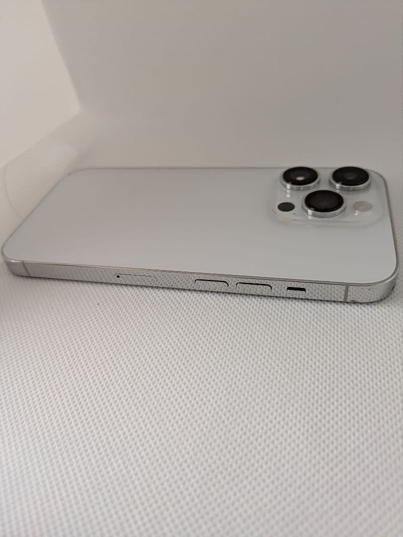 は*こ様 Apple iPhone 14 Pro シルバー 本体　バッテリー10