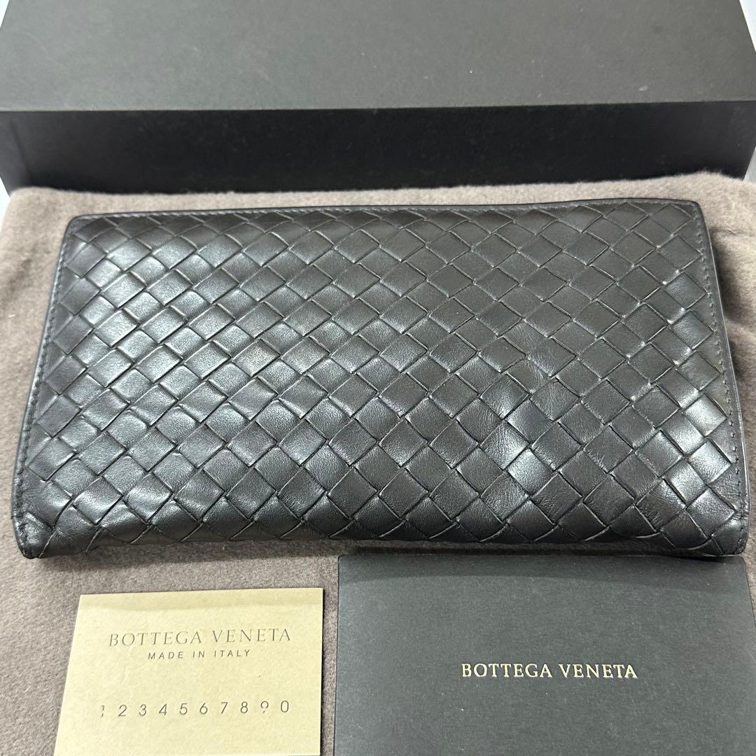 新品同様‼️ ボッテガヴェネタ　財布　二つ折り　長財布　イントレチャート