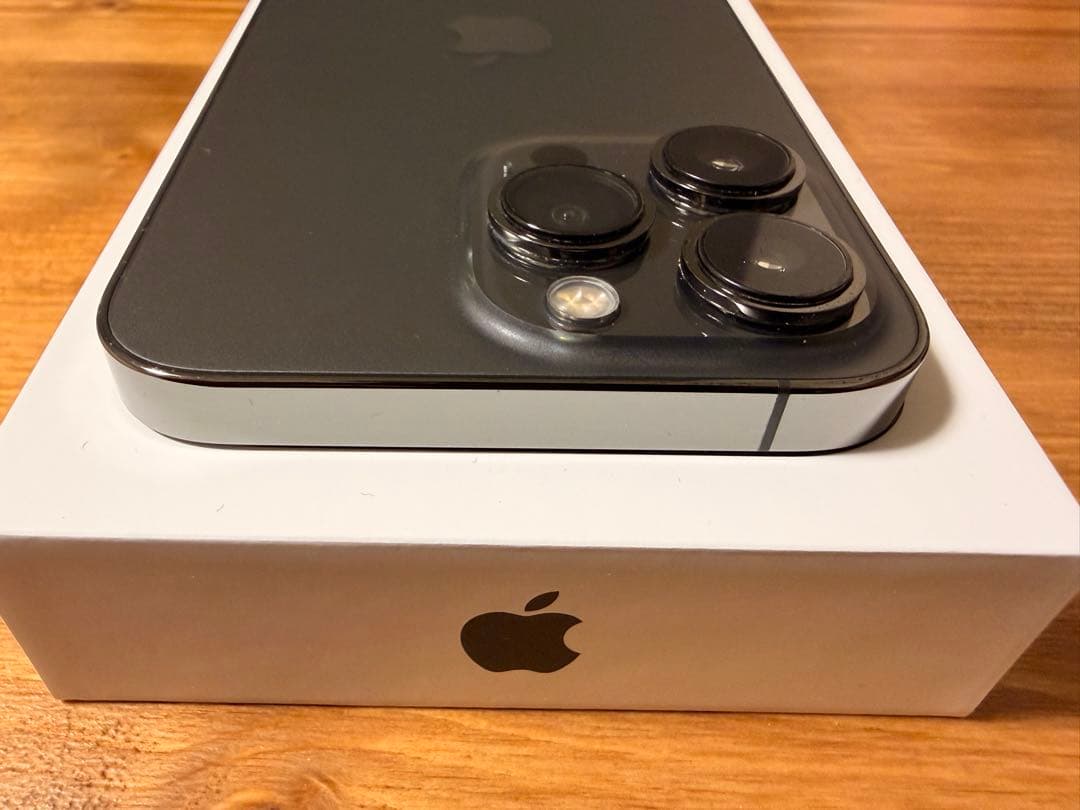 【美品】iPhone 13pro 256gb グラファイト SIMフリー