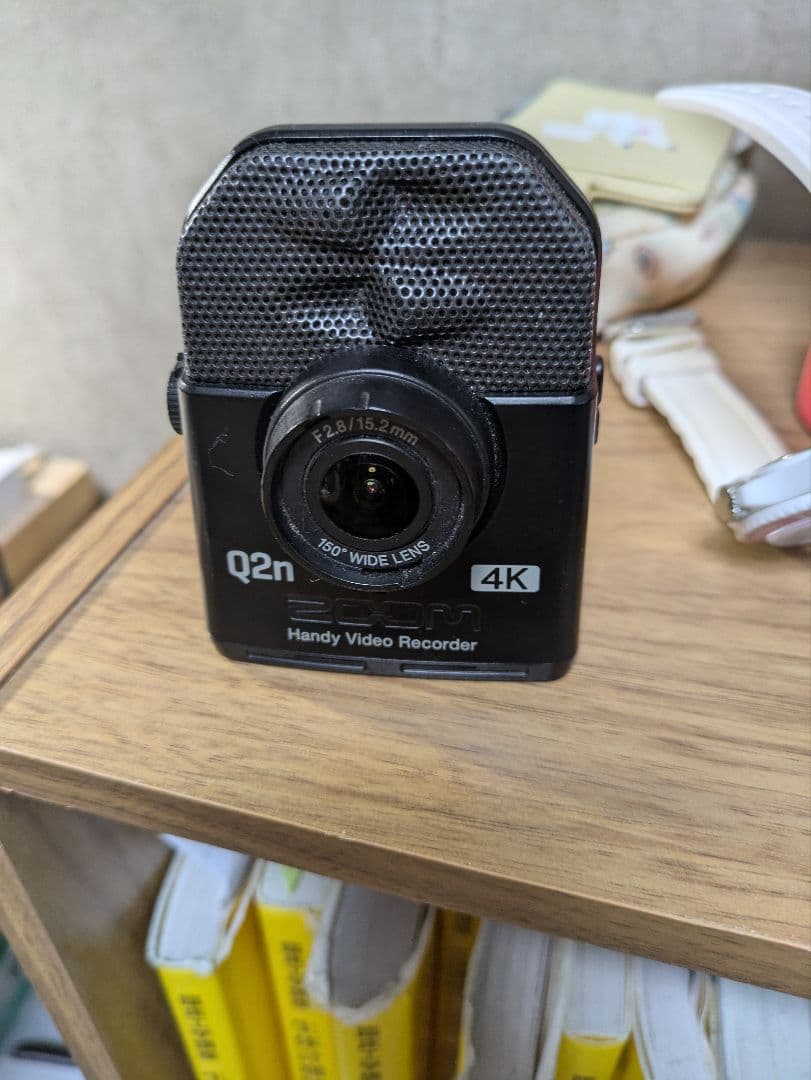 Q2n 4Kビデオカメラ　本体のみ(充電可能電池、充電器付き)