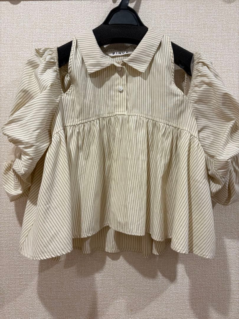 pinue バルーンスリーブブラウス（ベージュ）