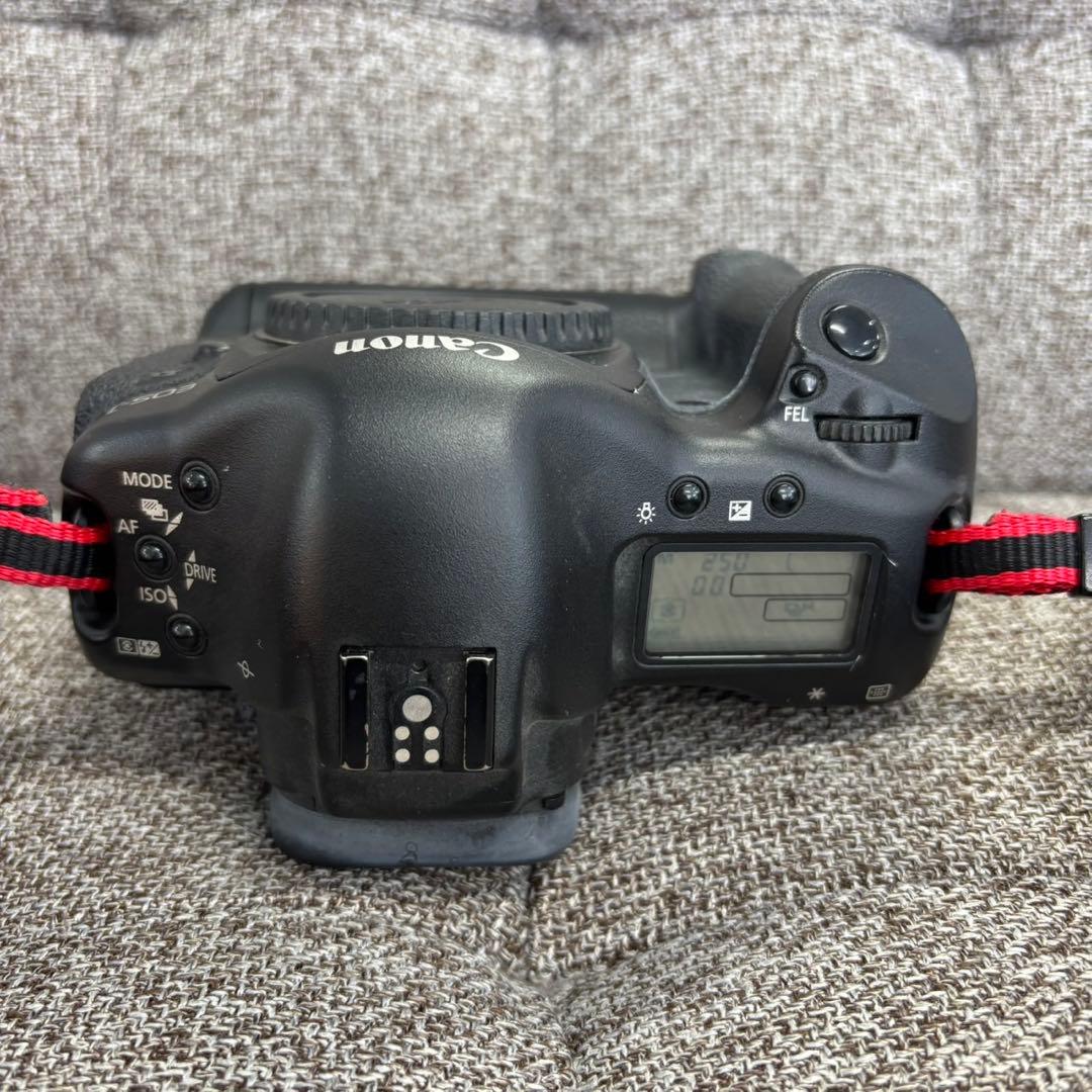 ■ Canon EOS-1D Mark II デジタル一眼レフカメラ バッテリー