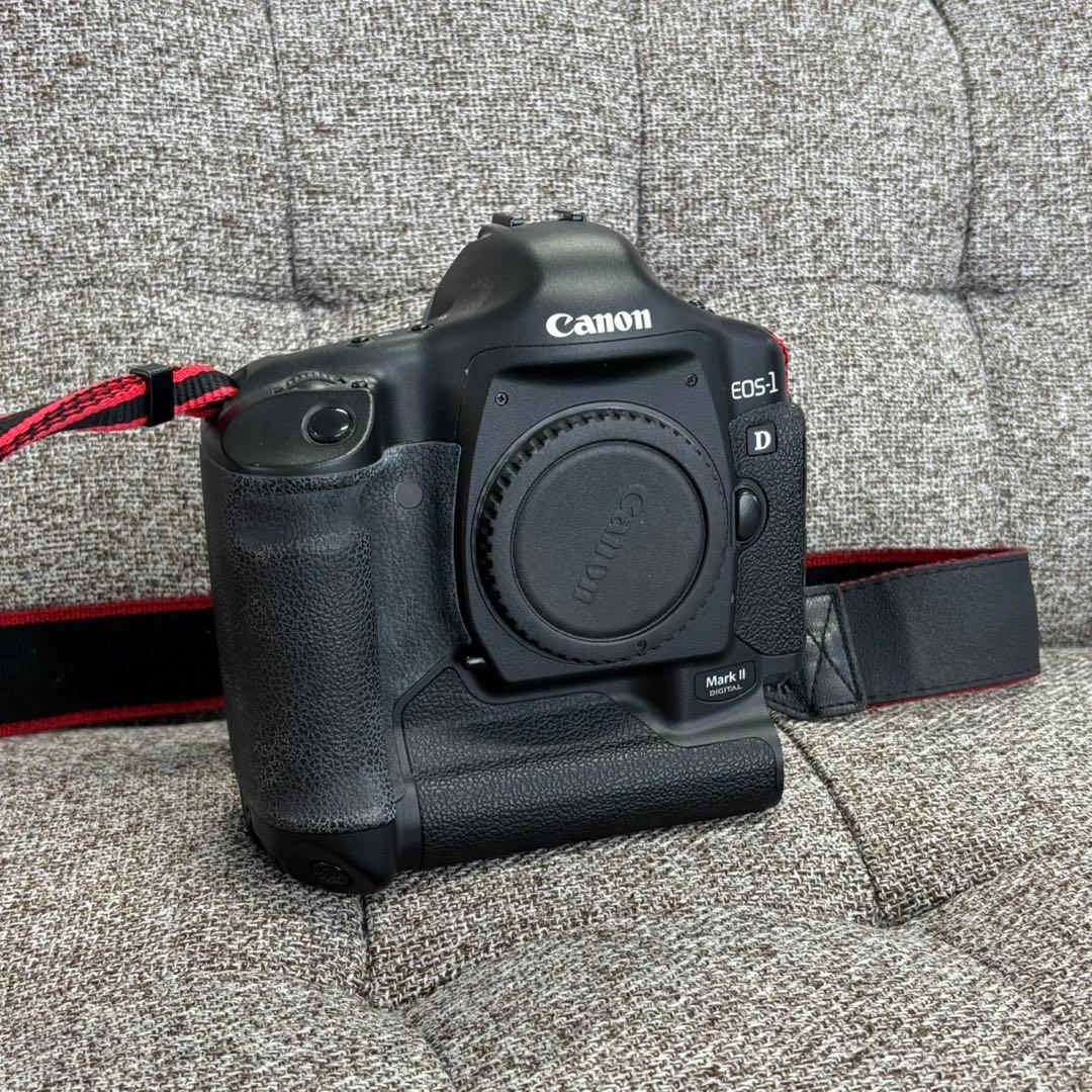 ■ Canon EOS-1D Mark II デジタル一眼レフカメラ バッテリー