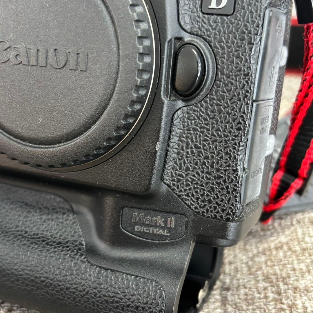 ■ Canon EOS-1D Mark II デジタル一眼レフカメラ バッテリー