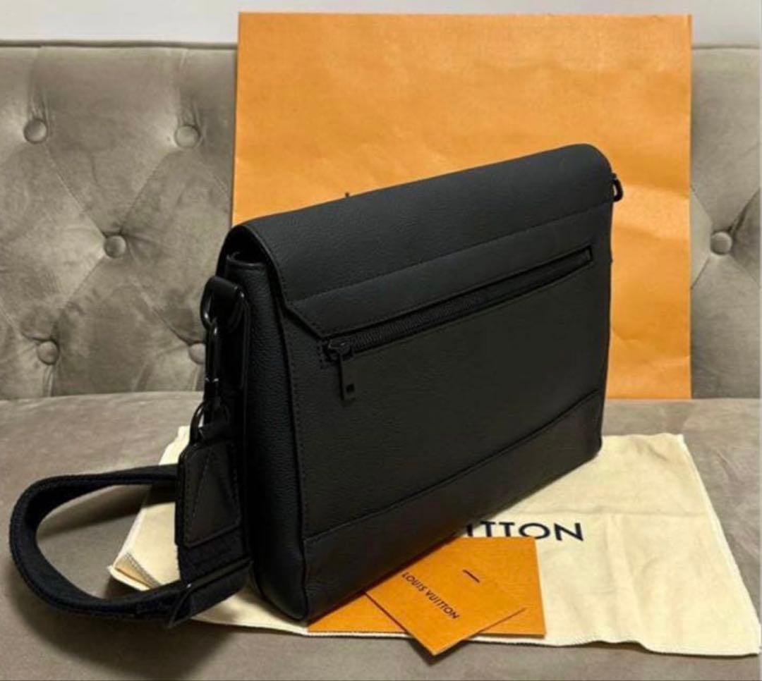 極上美品✨ルイヴィトン M57080 テイクオフ・メッセンジャー ICチップ