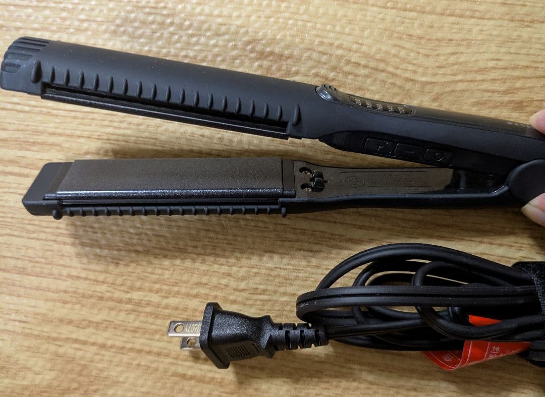 【新品同様】マグネットヘアプロ　ストレートアイロン　HCS_G03DG