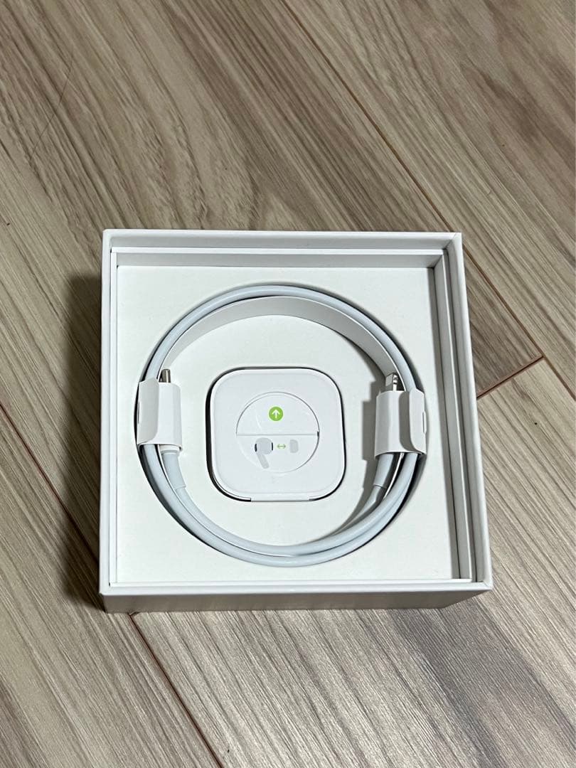 Apple AirPods Pro MWP22J/A  右耳　充電ケース