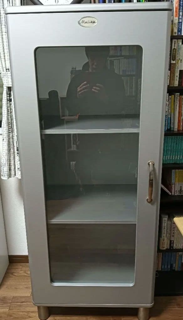 ガラス扉のコレクションボックス