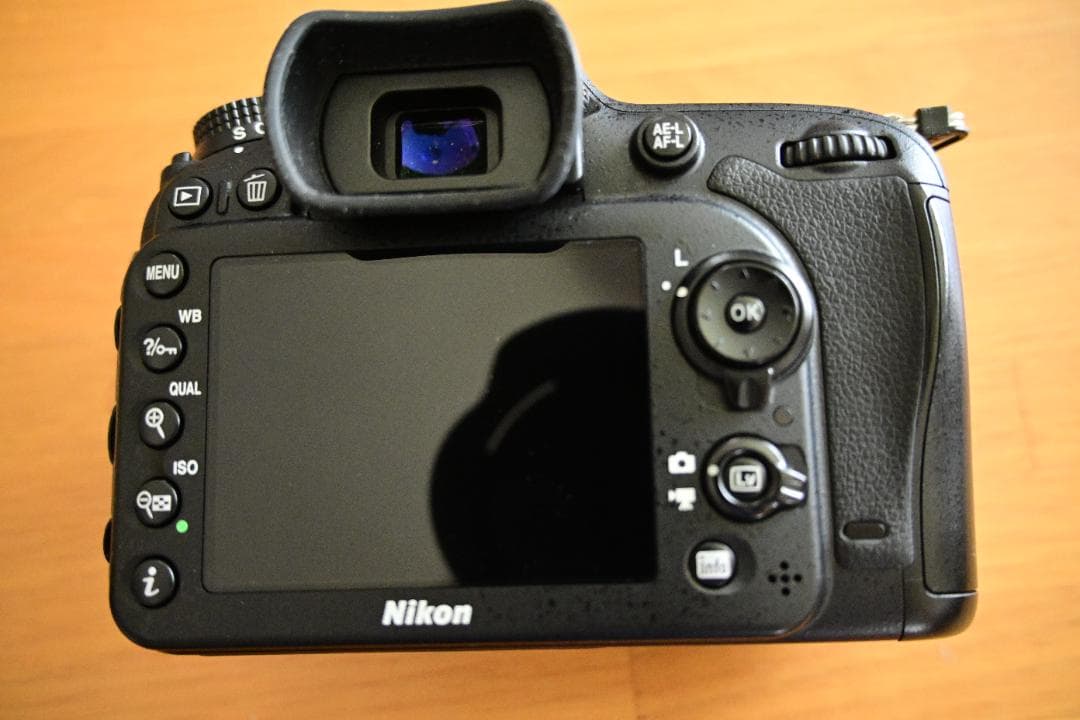 【美品】NikonD7200 本体 縦位置グリップ SDカード2枚 元箱　他多数