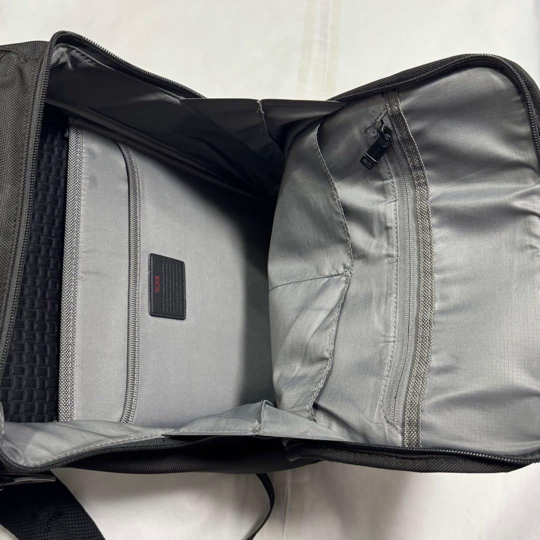 トゥミ スリム エクスパンダブル ブリーフ パック ブラック TUMI リュック