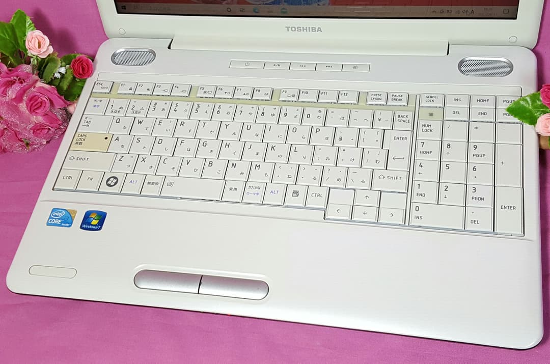 モモ✿CORE-i3✿ホワイト✿Dynabook✿大容量HDD✿メモリ4G