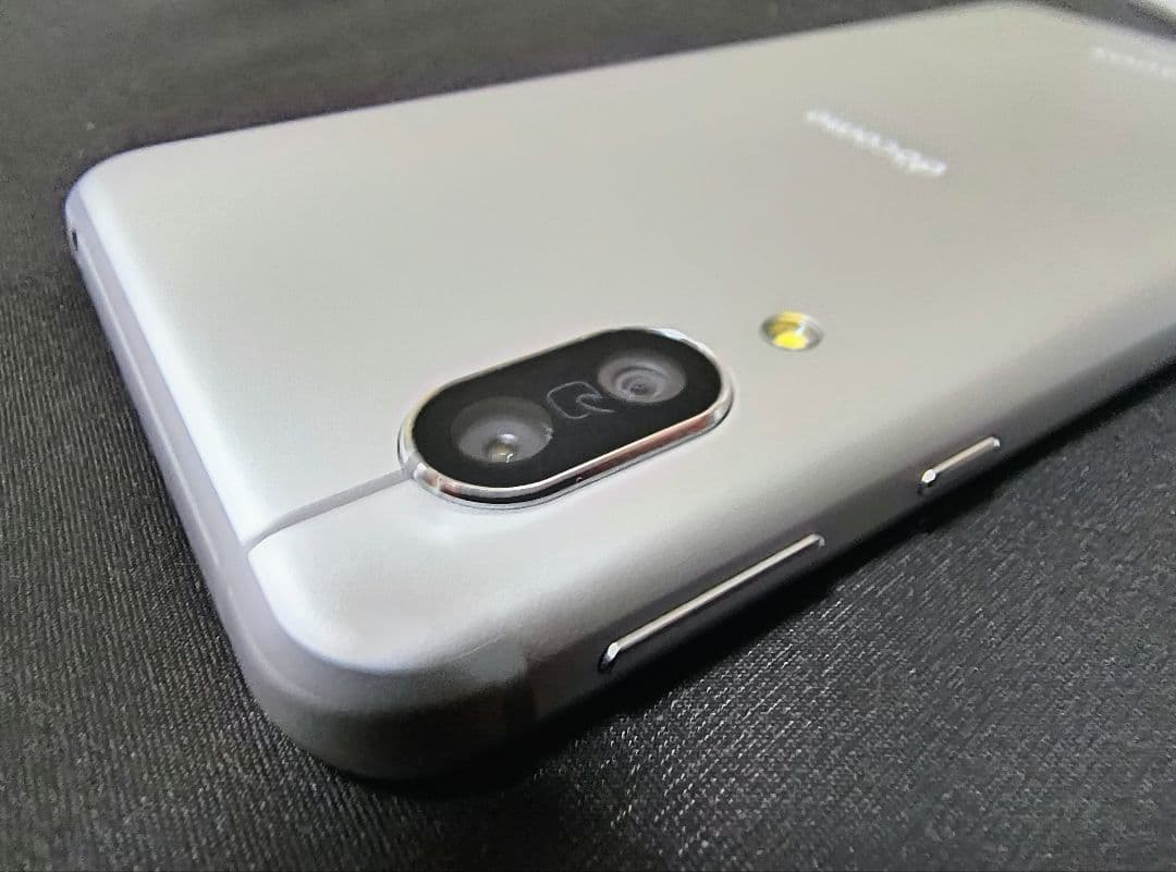 AQUOS　Sense3 SH02M　ひなちゃん