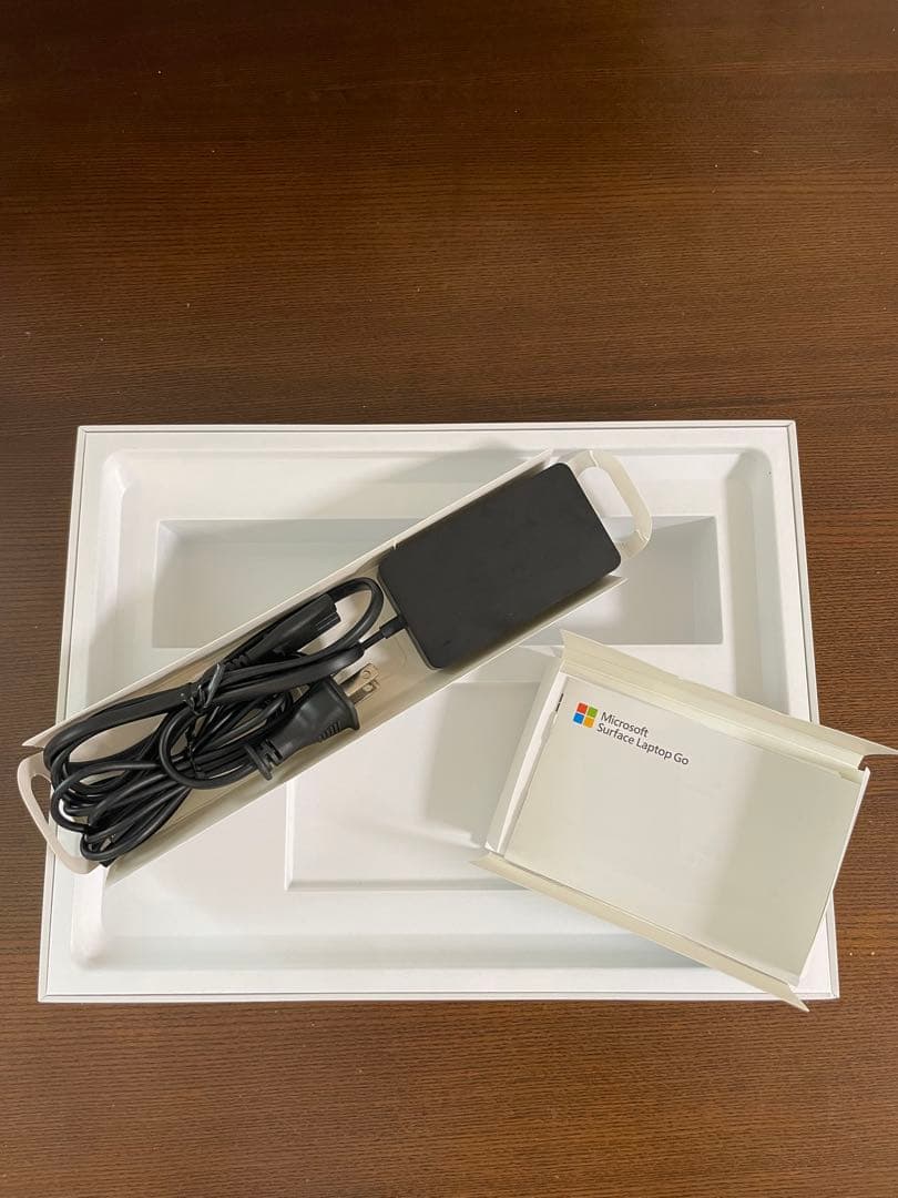 Microsoft Surface Laptop Go アイスブルー