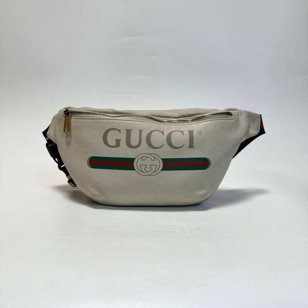 k61【美品】グッチ　ロゴプリント　レザー　シェリーライン　ボディバッグ