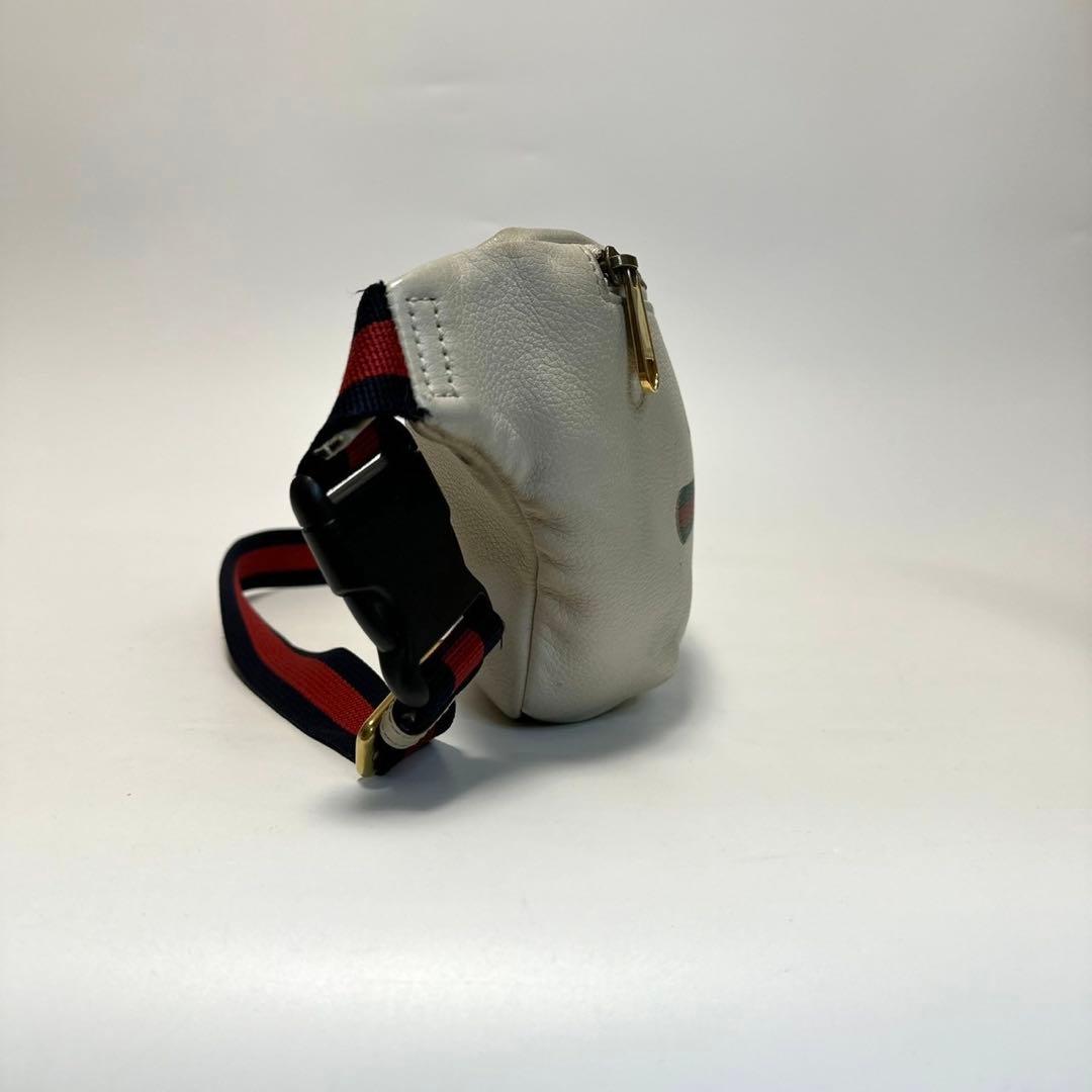 k61【美品】グッチ　ロゴプリント　レザー　シェリーライン　ボディバッグ