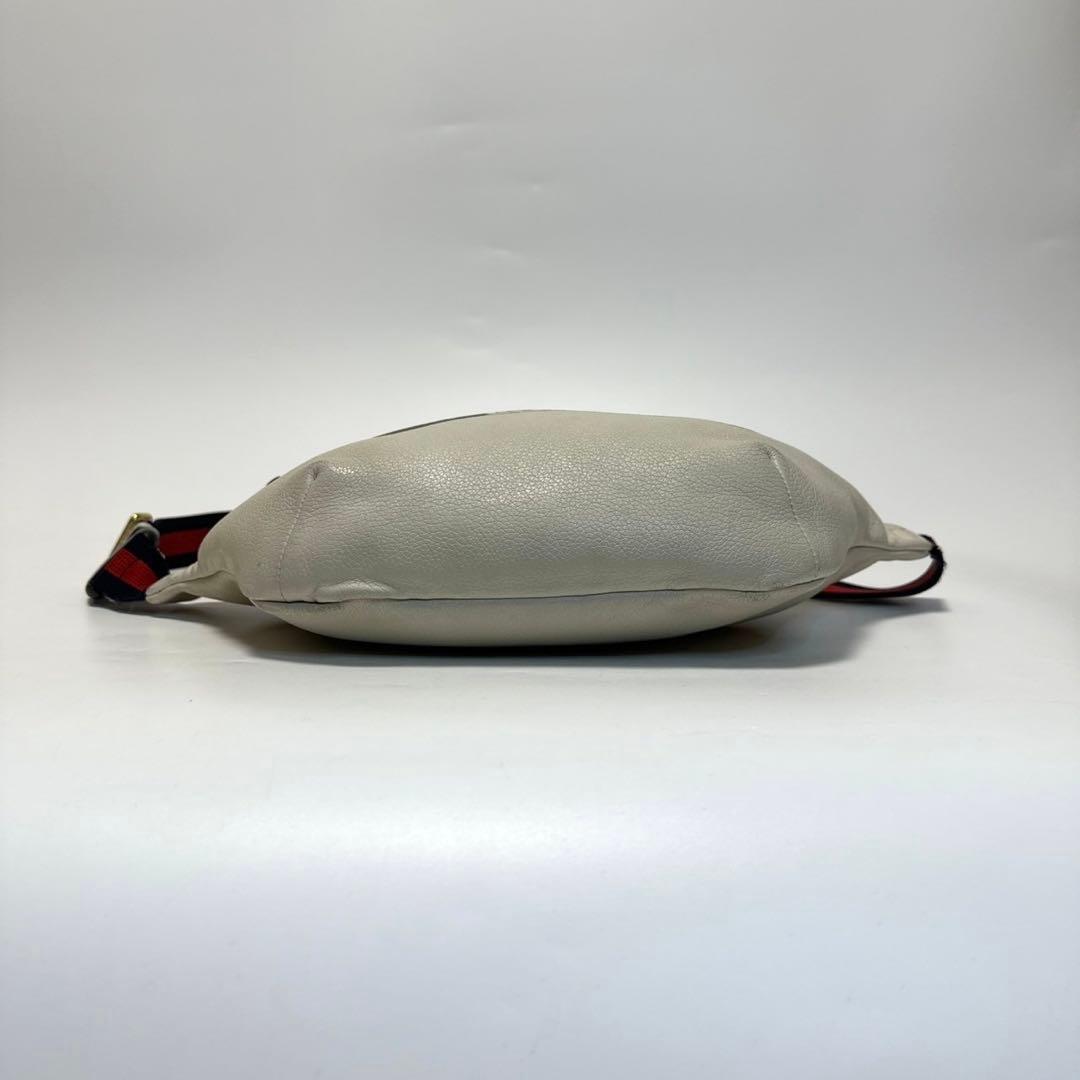 k61【美品】グッチ　ロゴプリント　レザー　シェリーライン　ボディバッグ