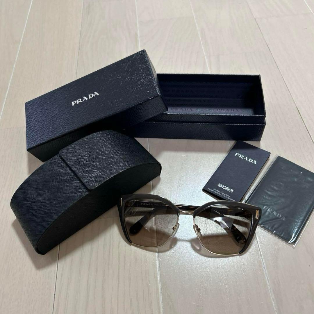 新品未使用！　プラダ　サングラス　PRADA レディース　キャットアイ