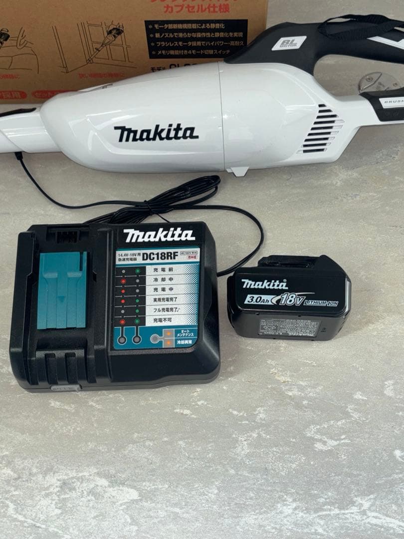 マキタ　充電式クリーナー　CL284FDRFW 掃除機