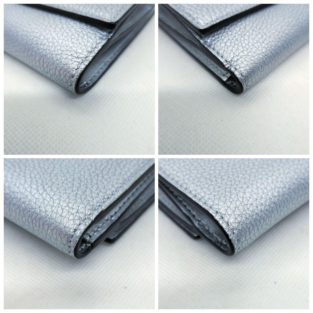 【極美品 希少色 保存袋付き】フェンディ　ピーカブー　折り財布　シルバー　シボ革