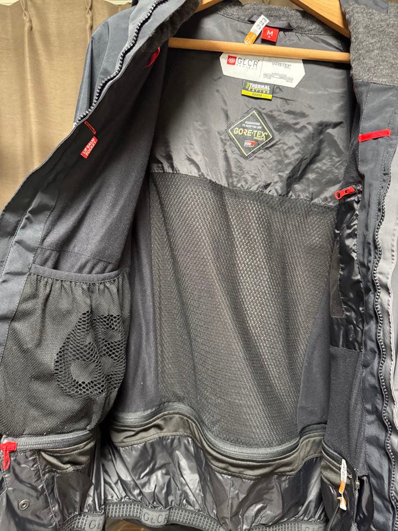 スノーボードウェア　686 GORE-TEX ※パンツ(別ブランド付き)