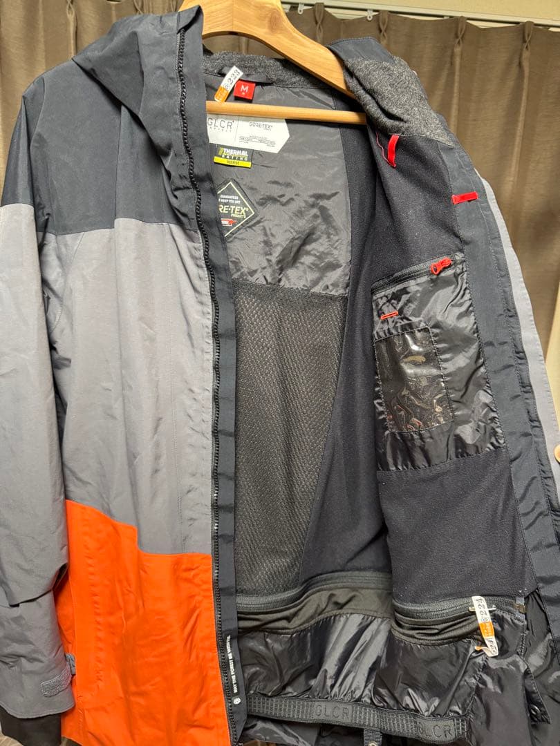 スノーボードウェア　686 GORE-TEX ※パンツ(別ブランド付き)