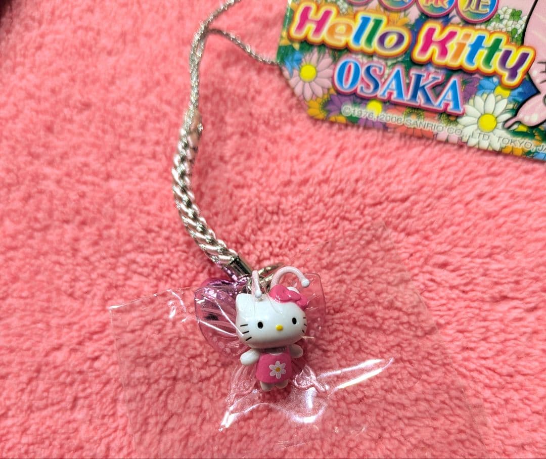 ハローキティ　大阪　　蝶