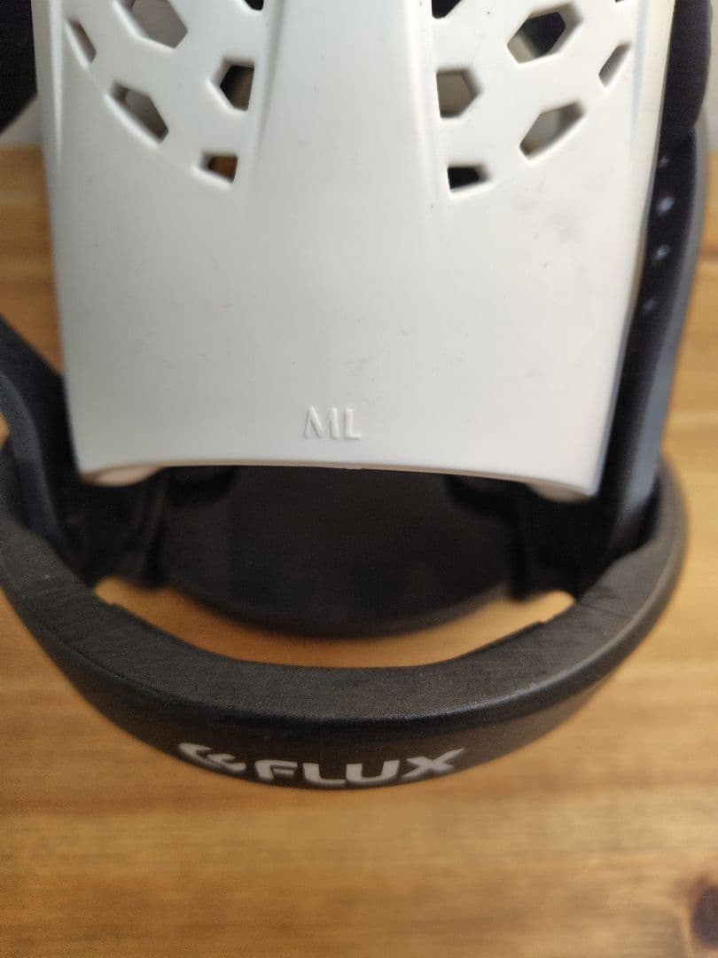 FLUX PR スノーボードビンディング M 白／黒