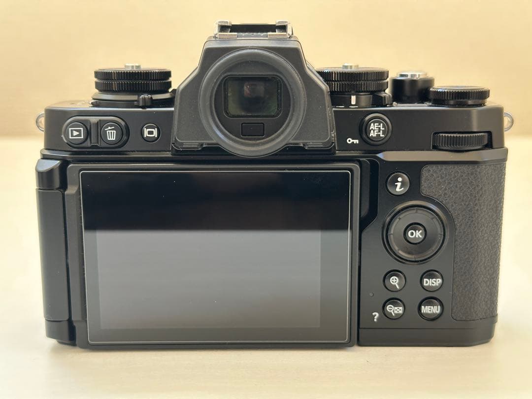 【超美品】Nikon Zfcミラーレス一眼ブラック 16-50 VRレンズキット
